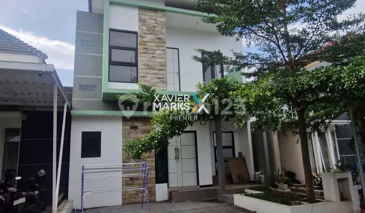 For Sale Modern 2.5-Storey House in Grand Amany Buring Malang