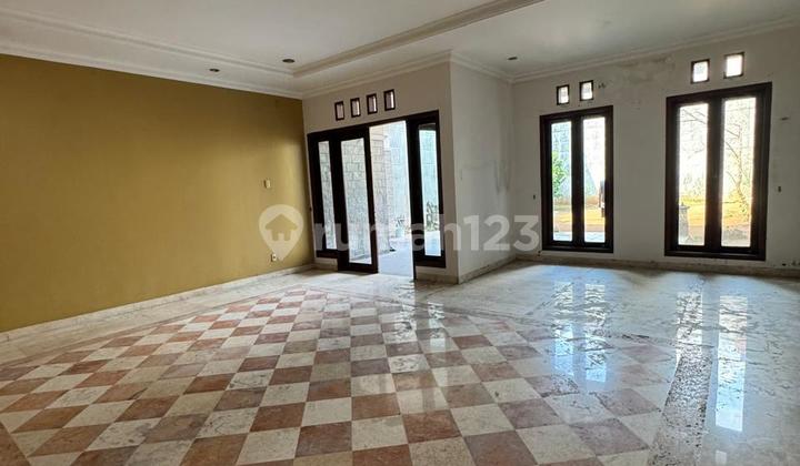 Dijual Rumah Cantik di Menteng 2