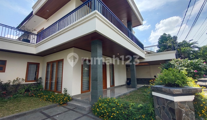 Turun Harga Rumah Mewah Siap Huni Dalam Komplek Tenang Aman
