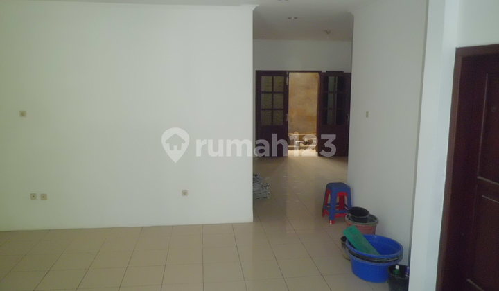 Minimalist House in Cipete Near Jl. Abd Majid, Land Area 167 m² / Building Area 240 m², 5 Meters. 2