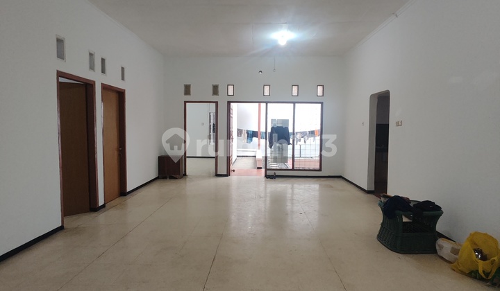 Dekat MRT - bisa Buat Kantor - Harga Sewa 175 Juta Per Tahun. Nego -