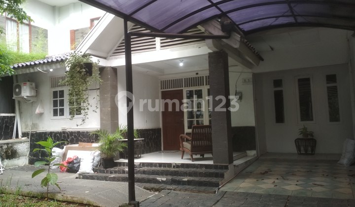 Kemang South Complex House, Land 220 m²/Building 170 m², 1 Floor, Facing Park, 165 Million/Year