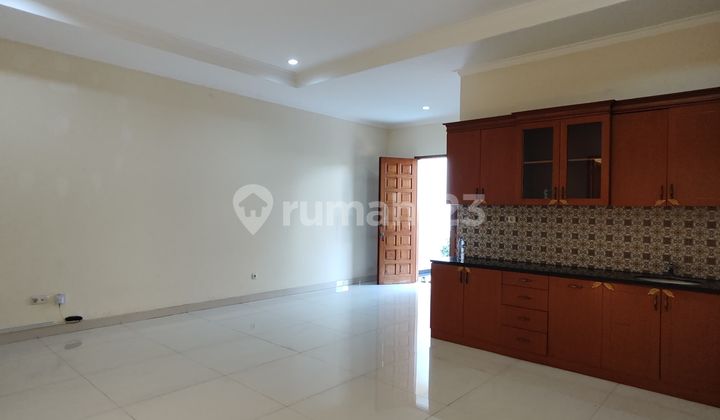 Rumah Dalam Komplek Pejatenmur , Hunian ,Bisa Kantor ,. 200 M/Lb, 240 M, 185 Jt/Thn ( Sn) 2