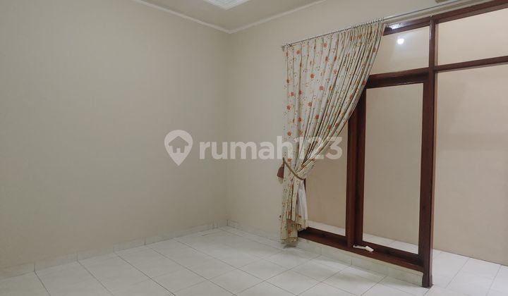 Rumah Komplek Cipete ,Dekat ke Jl.antasari , Dekat ke Kemang Selatan, LT, 377M/Lb,220M2, 200 Jt/Thn 2