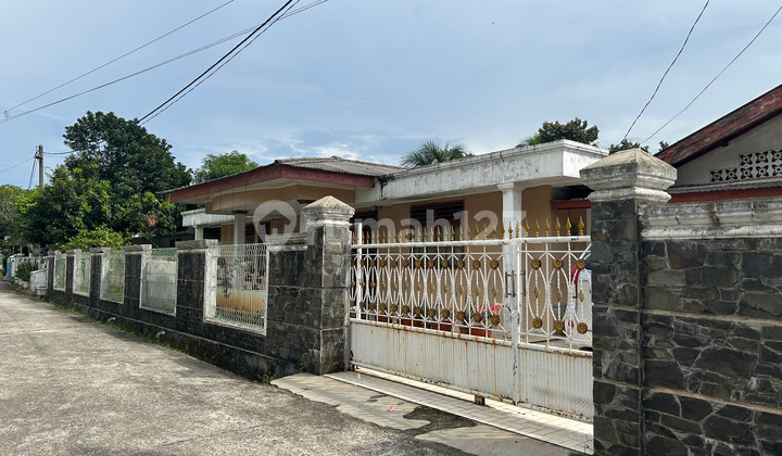 Rumah Luas Dalam Komplek Tenang dan Aman di Arco 2