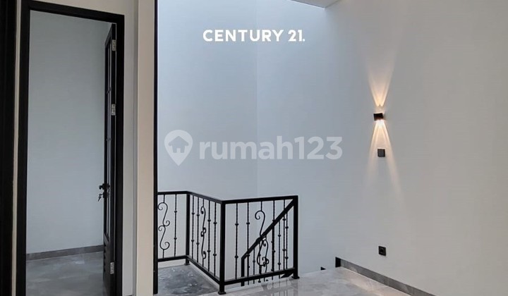 Dijual Rumah Strategis Siap Huni Dekat Bintaro 2