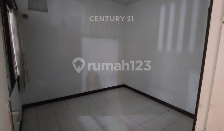 For Rent Per Year House in Bintaro Sector 3 Strategic Location
