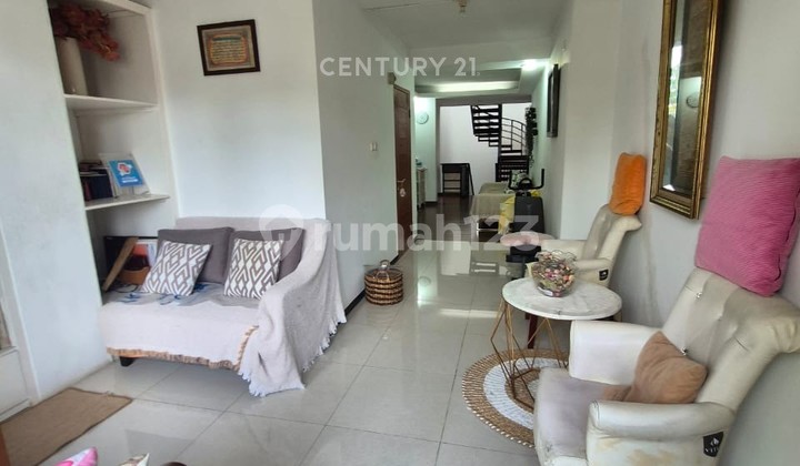 Disewakan Rumah 3 Lantai Siap Huni di Bintaro Sektor 5 2