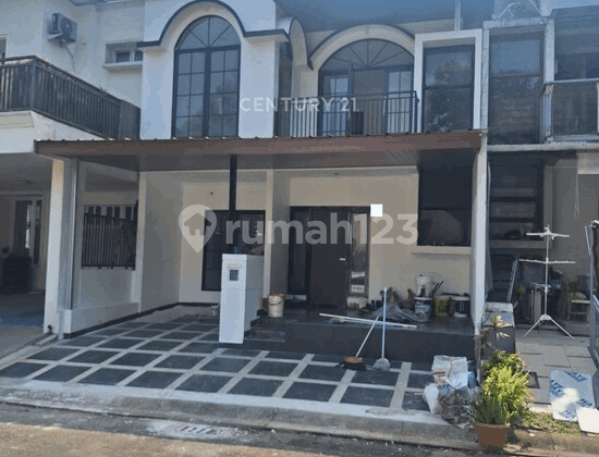 House for Rent Per Year, Strategic Location in Emerald Bintaro House for Rent Per Year, Strategic Location in Emerald Bintaro