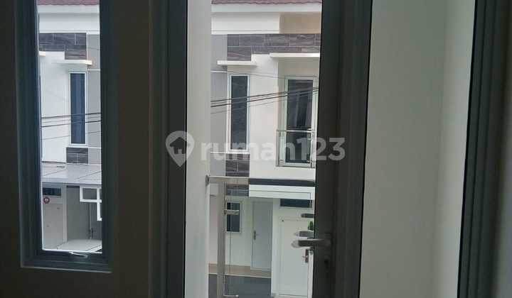 Rumah Baru Dijual Murah 2 Lantai Dekat Pintu Tol Jatinegara 7