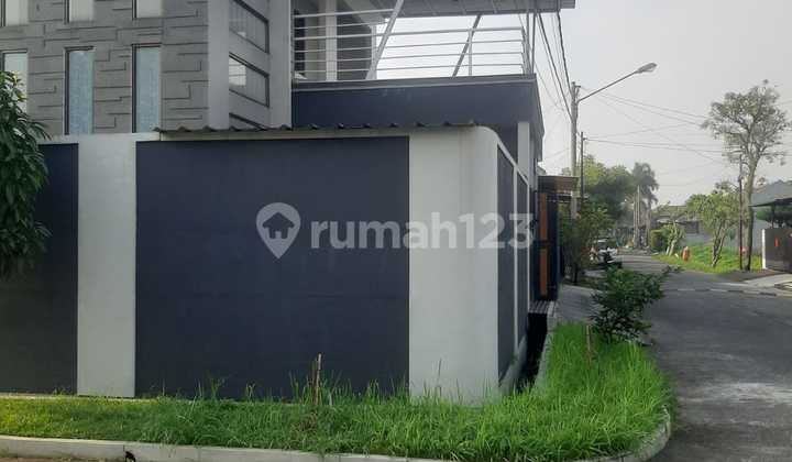 Jual Rumah Lux mewah semifurnish siap huni di Taman Holis Kodya Bandung