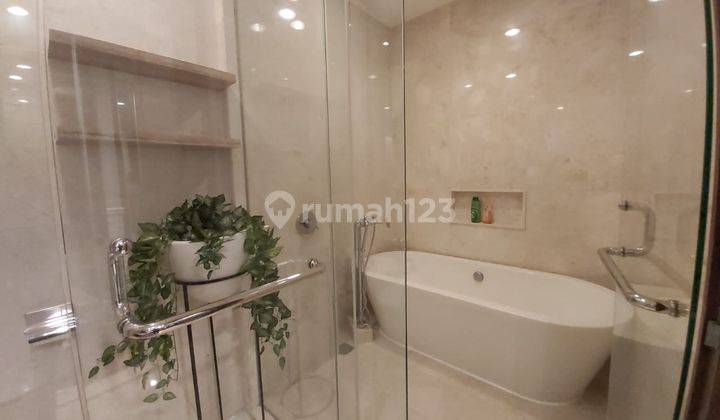 Apartemen Kemang Village Residence Tower Ritz Lantai Rendah,3br
