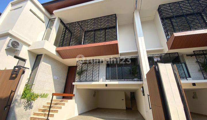 Dijual Rumah Baru SHM Kemang Jakarta Selatan Tenang Aman  1