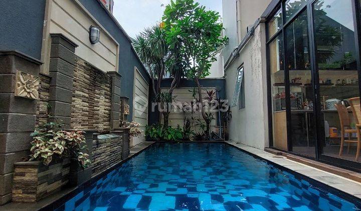 Rumah Murah Cantik di Kemang jakarta Selatan, di dalam town house, ada kolam renang 2