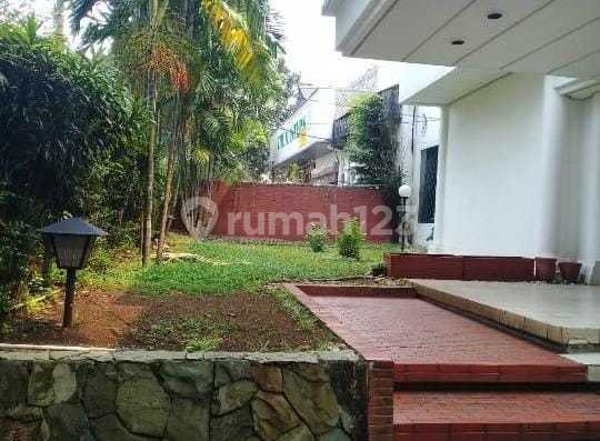 Rumah Klasik 2 Lantai di Kebayoran Baru, Jakarta Selatan 1