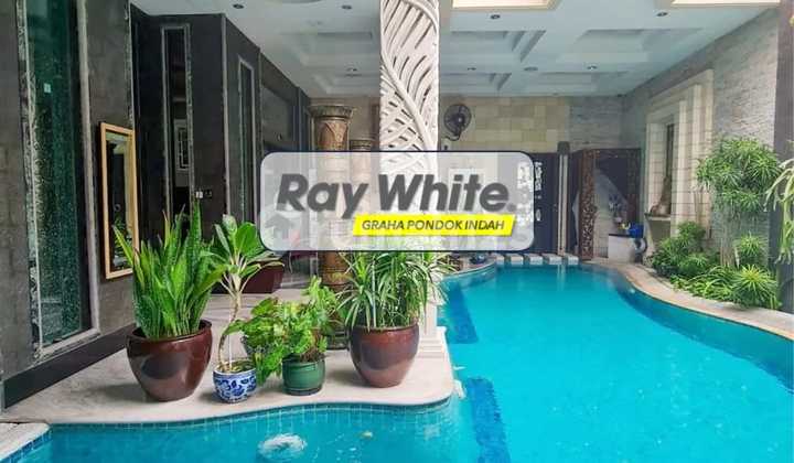 Rumah Mewah Dengan Style Balinese Tropical Garden di Pondok Indah