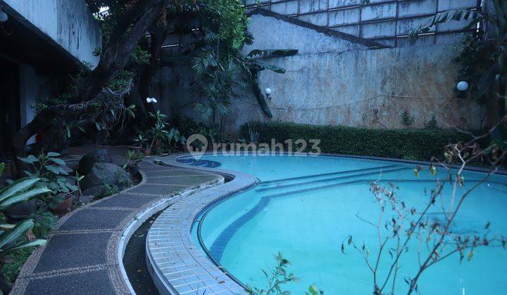 Rumah Dengan Kolam Renang Hitung Harga Tanah di Pondok Indah 1