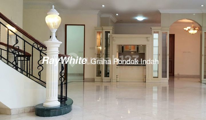 Pondok Indah House, South Jakarta Grand and Sturdy Pool