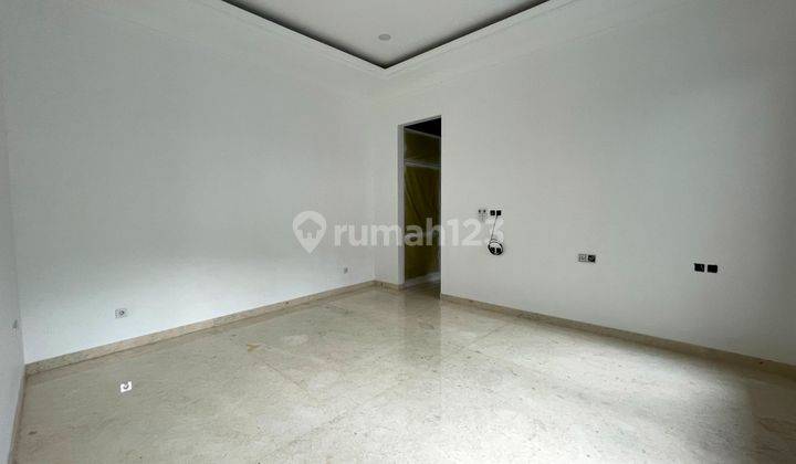 Rumah 2 Lantai Bagus Furnished SHM di Kemang, Jakarta Selatan 2