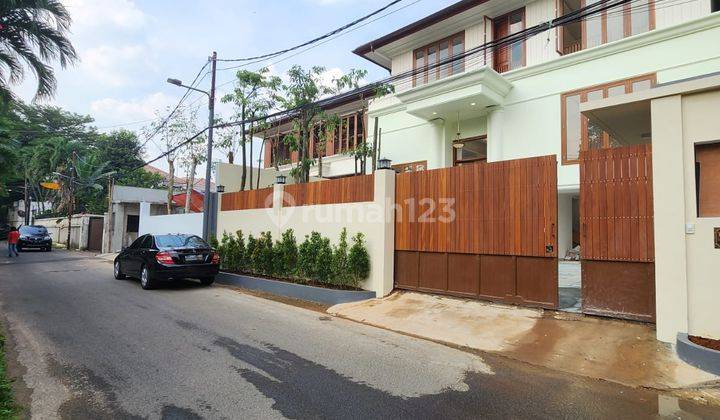 DIJUAL
RUMAH KEMANG
JAKRTA SELATAN
 2