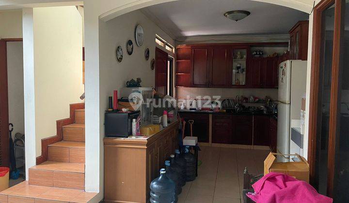 Rumah 2 Lantai Bagus di Jalan Peningkatan, Jakarta Selatan 6