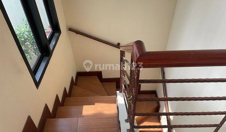 Rumah 2 Lantai Bagus di Jalan Peningkatan, Jakarta Selatan 9