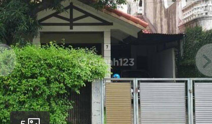 Rumah Bagus Unfurnished di Jalan Menteng Dalam, Jakarta Selatan 9