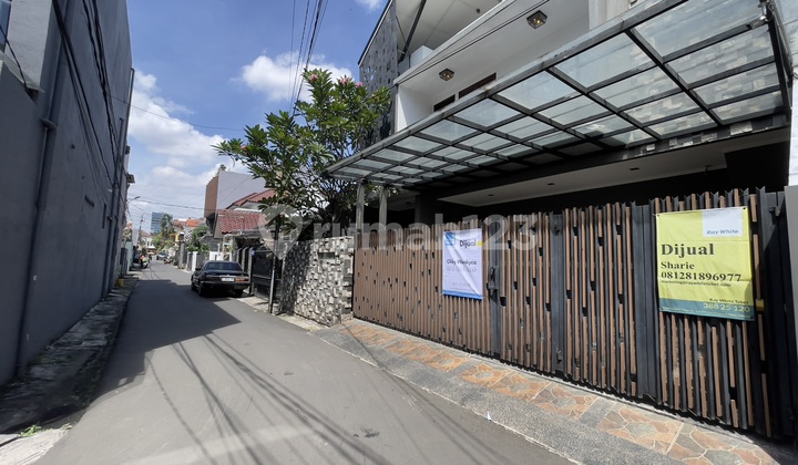 Jual Cepat Rumah di Tebet Siap Huni Lokasi Tenang