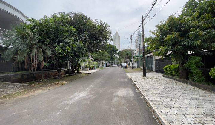 Rumah Tua Dalam Komplek Area Pakubuwono Jalan Lebar 2