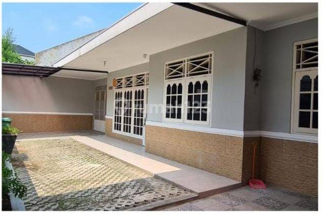 Dijual Rumah di Taman Meruya Ilir 3,5m nego  2