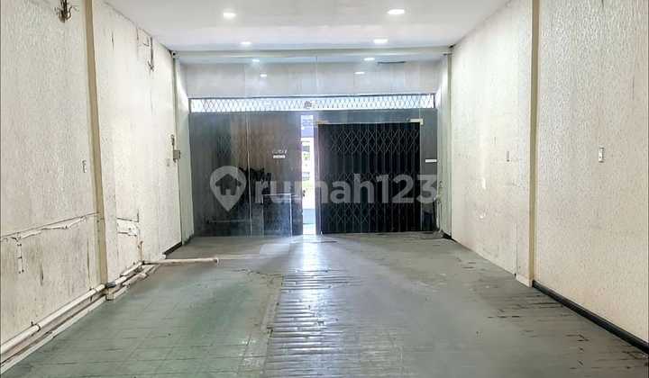 For Rent: Twin Shophouse Inside Cemara Asri Complex