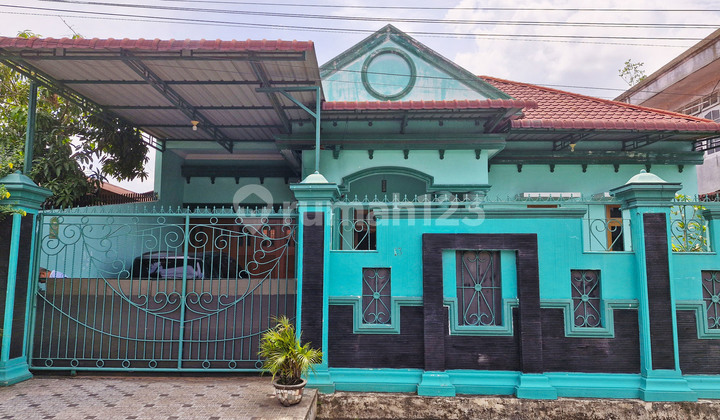 Rumah Luas Classic Daerah Ramai Bromo - Ar Hakim