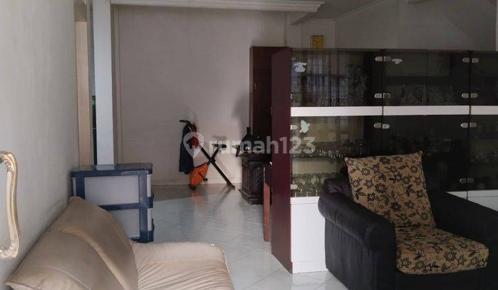 Rumah Hoek 2 1/2 lantai  SHM di Petojo, Jakarta pusat  1