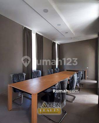 Tubagus Ismail, Dago, Bandung. Disewakan Rumah Kantor Furnished