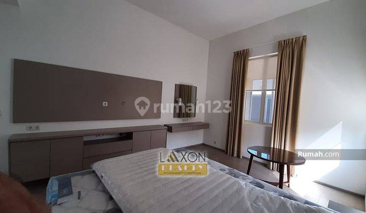 Tubagus Ismail, Dago, Bandung. Disewakan Rumah Kantor Furnished