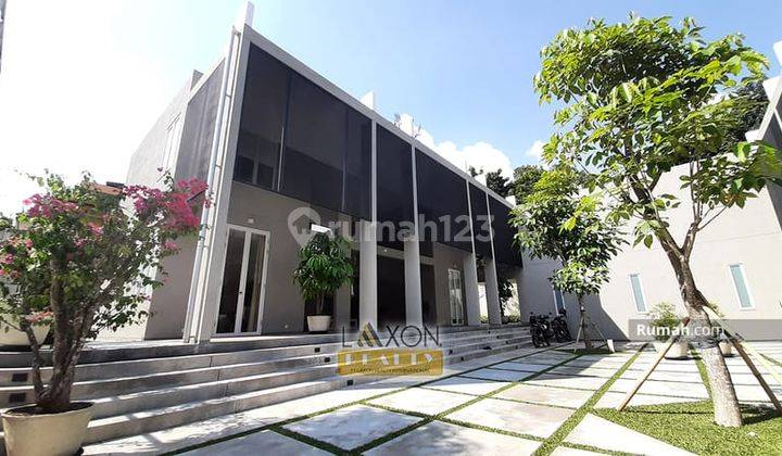 Tubagus Ismail, Dago, Bandung. Disewakan Rumah Kantor Furnished