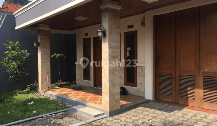 Rumah 2 Lantai di Area Riau Llre Martadinata, Pusat Kota Bandung 1