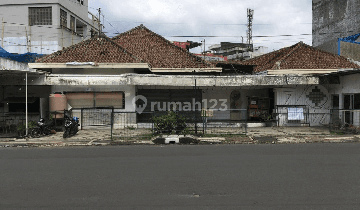 Rumah di Mainroad Sayap Jl. Ahmad Yani Dan Jl. Naripan Kota Bandung 1