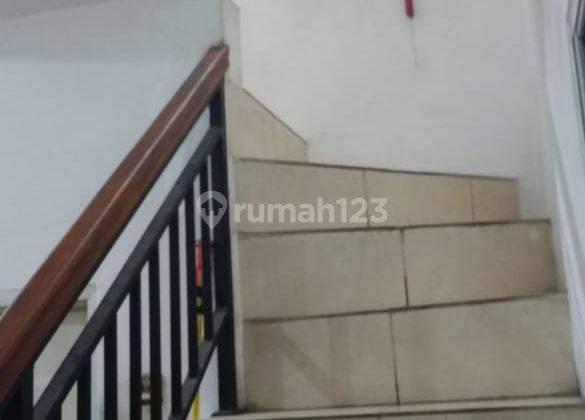 Rumah 3 Lantai SHM Bagus Utara Tanjung Duren Jakarta Barat 2