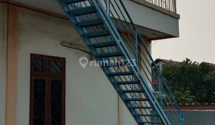 Rumah 2½ Lantai Jembatan Besi Jakarta Barat 2