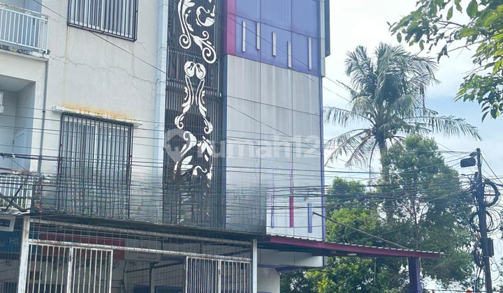 For Sale 3-Story Shop House on Pelita Raya Main Road, Ready to Use 3,750 M Negotiable 2
