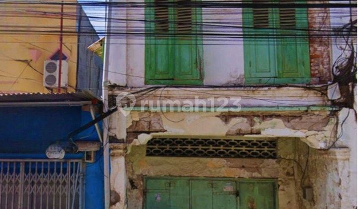 For Sale: Strategic 2-Story Shop House on Sumba Main Road, In-City, Negotiable 1