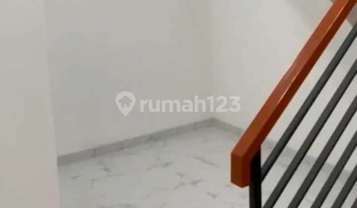 For Rent 3-Story Shop House on Tinumbu Road Axis Ready to Use Strategic 2