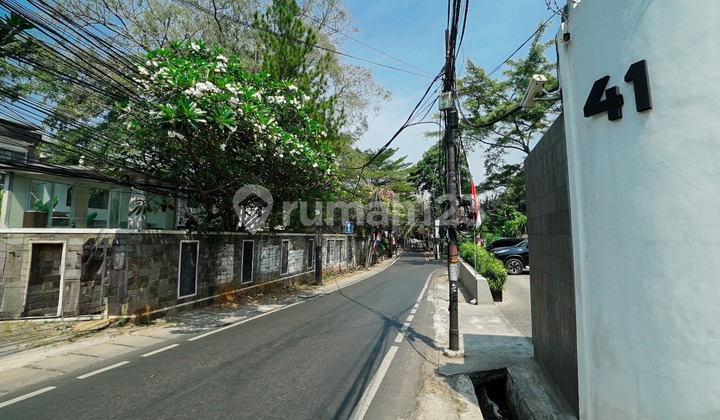 Rumah Besar Cocok untuk Tempat Usaha atau Kantor di Kemang Utara Jakarta Selata Rumah Besar Cocok untuk Tempat Usaha atau Kantor di Kemang Utara Jakarta Selata