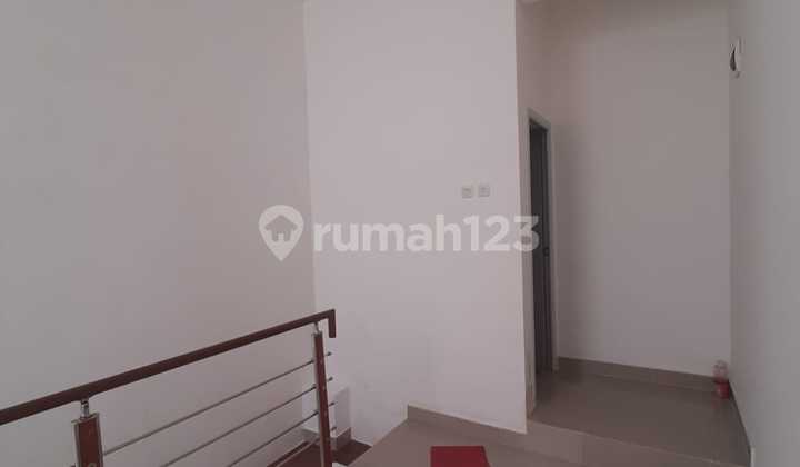 Rumah di Komplek Perumahan Kresek Indah Jakarta Barat  2