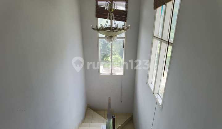 Rumah Hook2 Lantai Bagus Unfurnished SHM di Mutiara Sentul, Bogor