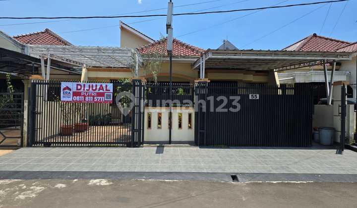 Strategic House in Taman Yasmin Sector 6 Bogor, Land/Building Area 200M2, Freehold Title, Price Negotiable.