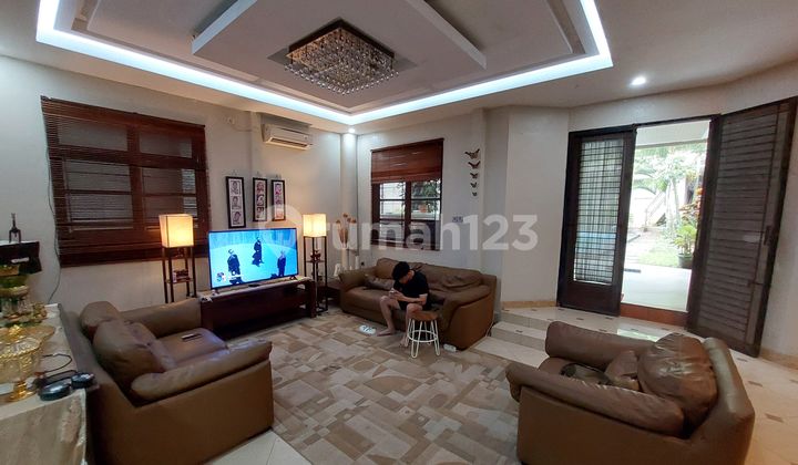 Cool House 2 Floors Sentul Fully Furnished with Swimming Pool in Bukit Golf Sentul 2