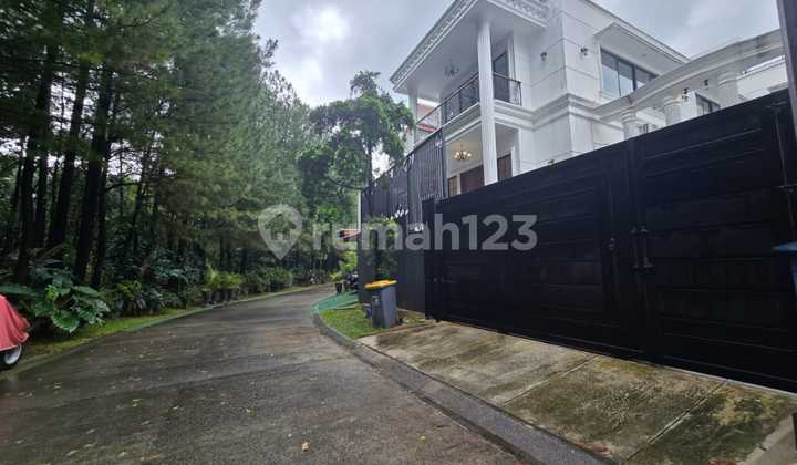 Rumah Mewah Argenia Sentul 3 Lantai SHM Kolam Renang Rooftop