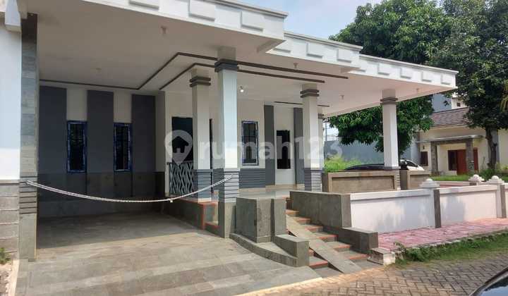 Strategic Hook House in Erfina Kencana Regency, Cibinong 2